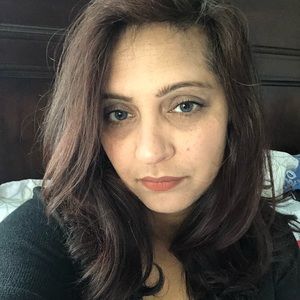 Meet your Posher, Saadia